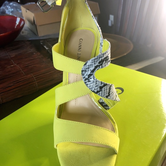 New, never worn Lime heels - Picture 5 of 6